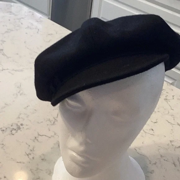 Liz Claiborne Women’S Hat - Picture 4 of 4